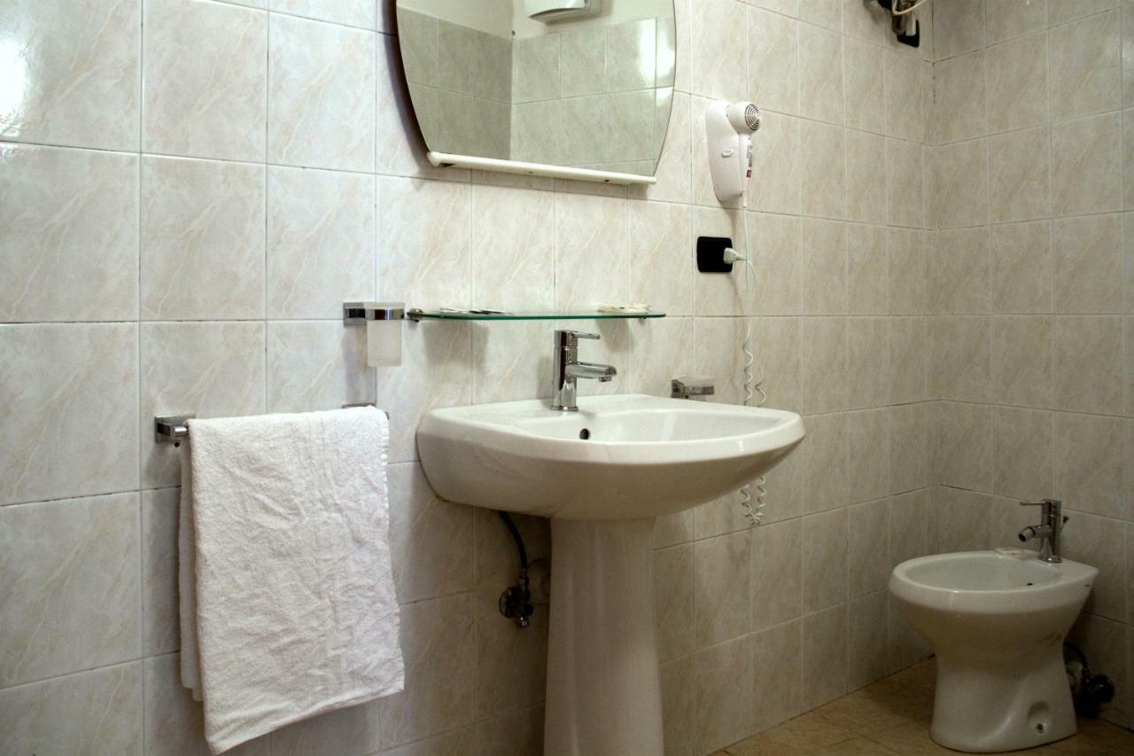 Guesthouse Rollando فيرناتْسا المظهر الخارجي الصورة